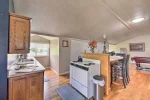 Loft Unplugged with Outdoor Space in Amish Country!