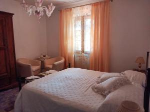 Pirro & Sharon House