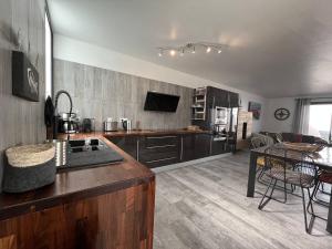 Maison spacieuse au centre de St Pierre dOléron, proche commerces, 3 chambres, 6 couchages - FR-1-246A-137