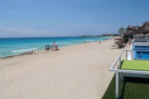 Apartamento Vacacional Frente al Mar con Piscina en Cancún