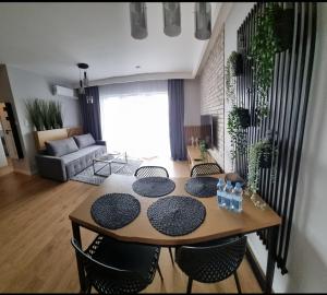 Apartament Plaza Tower Deluxe -Zagnańska (Garaż, Targi)