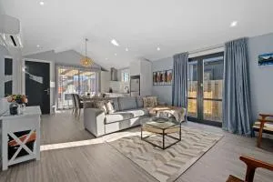 The Feather Lodge - Lake Hayes Estate Holiday Home - 箭镇