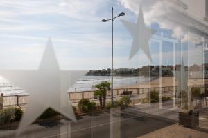 Hotels Hotel The Originals Miramar, Royan Pontaillac : photos des chambres