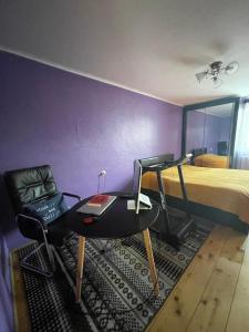 Isolated second floor for rent with separate kitchen and bathroom