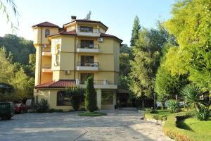 Family Hotel Edia