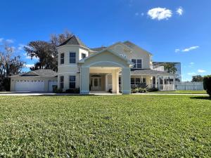 Lakefront Getaway LG South Facing Pool Hot Tub Pool Table & BBQ - 2 miles Disney