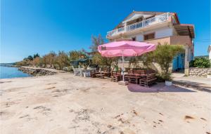 Amazing Apartment In Nevidane With Wifi