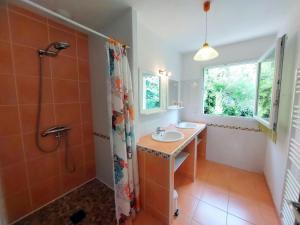 Maisons de vacances Cottage, Guisseny : photos des chambres