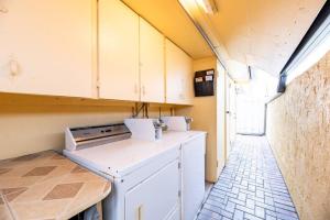 Shell on the Beach 107 - RENOVATED