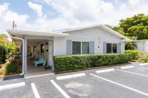 Steps to Sand and Sea 1