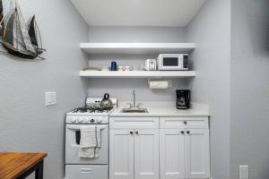 Shell on the Beach 103 - RENOVATED