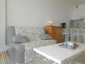 Studio cabine 4 pers, parking, plage, 2 étoiles, Saint-Gilles-Croix-de-Vie - FR-1-224-791