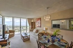 Makaha Condo Near Pokai Bay Beach with Ocean View! - Makaha