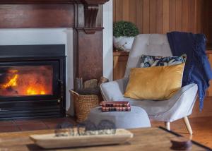 CLAYFIELD HOMESTEAD - rustic country accommodation