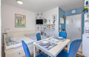 Cozy Apartment In Crikvenica With Wifi 