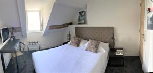 Hotels Hotel Le Chantilly : photos des chambres