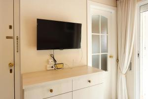 AT005 Planta baja con piscina, airco, parking, playa a 600m