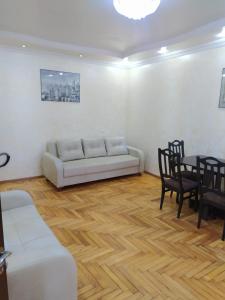 Apartment On 26 May Str