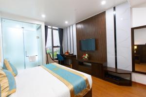 SALA HOTEL MÓNG CÁI