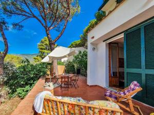 Trilocale La Pineta Quiet garden - 4hvězdičkové hotely ve městě Marina di Campo