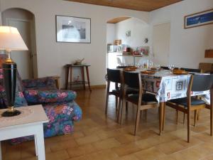 Maisons de vacances Maison Bretignolles-sur-Mer, 3 pieces, 6 personnes - FR-1-224A-383 : photos des chambres