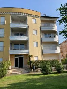 Stella - 萨武德里亚