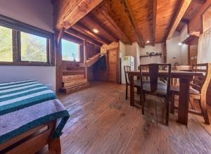 Cabañas Hechas a Mano con Vista al Cerro Catedral