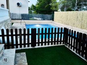 Chalet con piscina (B)