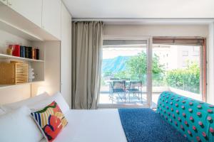 Panoramic Studio by Quokka 360 - open space apartment with terrace