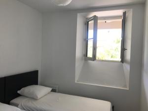 Cannes 2 pieces de 49 m2 ,piscine. Jardin privatif