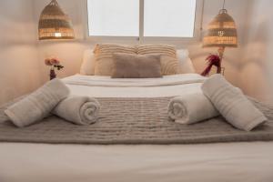 Peaceful & bright apartment with patio - Center