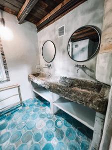 Maisons de vacances Mas du dragon - 2 a 8 personnes- Jacuzzi Piscine : photos des chambres