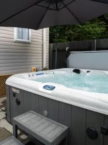 Woodside Hot Tub Retreat - Newton on the Moor