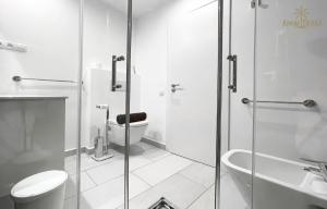 Room Tierra wifi free private bathroom , central town