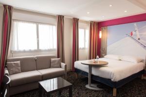 Hotels ibis Styles St Gilles Croix de Vie centre-ville : Chambre Double Standard avec Canapé-Lit