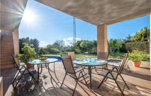 Villa de lujo con piscina, jacuzzi, jardín y terraza