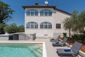 Marinela Korsa with Pool 