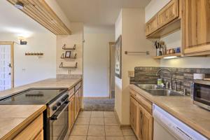 Cozy Family-Friendly Fraser Condo with Mtn Views!