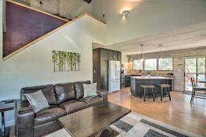 Cozy Red Feather Lakes Retreat with Deck and Yard