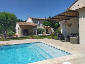 Villas Maison de campagne avec piscine privee a Eygalieres : Villa avec Piscine Privée