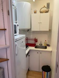 Studio avec parking 100 m départs pour les iles