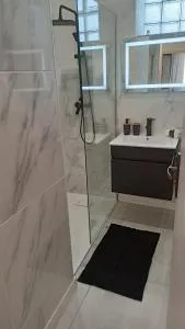 Charmante maison de ville avec parking privé - Milhaud