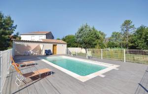 Maisons de vacances Beautiful home in St Christol Les Ales with 4 Bedrooms, Outdoor swimming pool and WiFi : photos des chambres