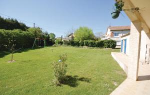 Maisons de vacances Lovely Home In St Christol Les Ales With Outdoor Swimming Pool : photos des chambres