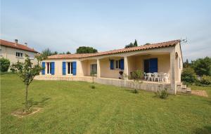 Maisons de vacances Beautiful home in St Christol Les Ales with 4 Bedrooms, Outdoor swimming pool and WiFi : photos des chambres