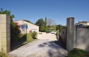 Maisons de vacances Beautiful home in St Christol Les Ales with 4 Bedrooms, Outdoor swimming pool and WiFi : photos des chambres