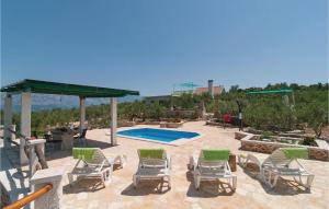 2 Bedroom Pet Friendly Home In Povlja