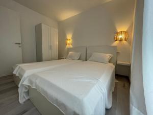 Vila Regina Apartment Regina with Swimming Pool