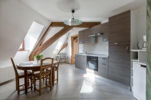 LE RHENANUS Jacques Spiegel - idéal pour un couple - appartement au calme - parking gratuit