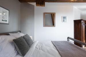 LE RHENANUS Jacques Spiegel - idéal pour un couple - appartement au calme - parking gratuit